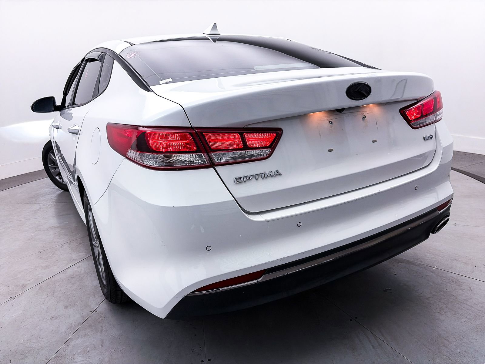 Used 2018 Kia Optima LX image 7