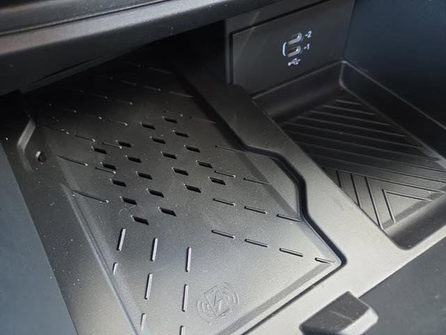 New 2026 Chrysler Pacifica Limited w/ S Appearance Package image 24