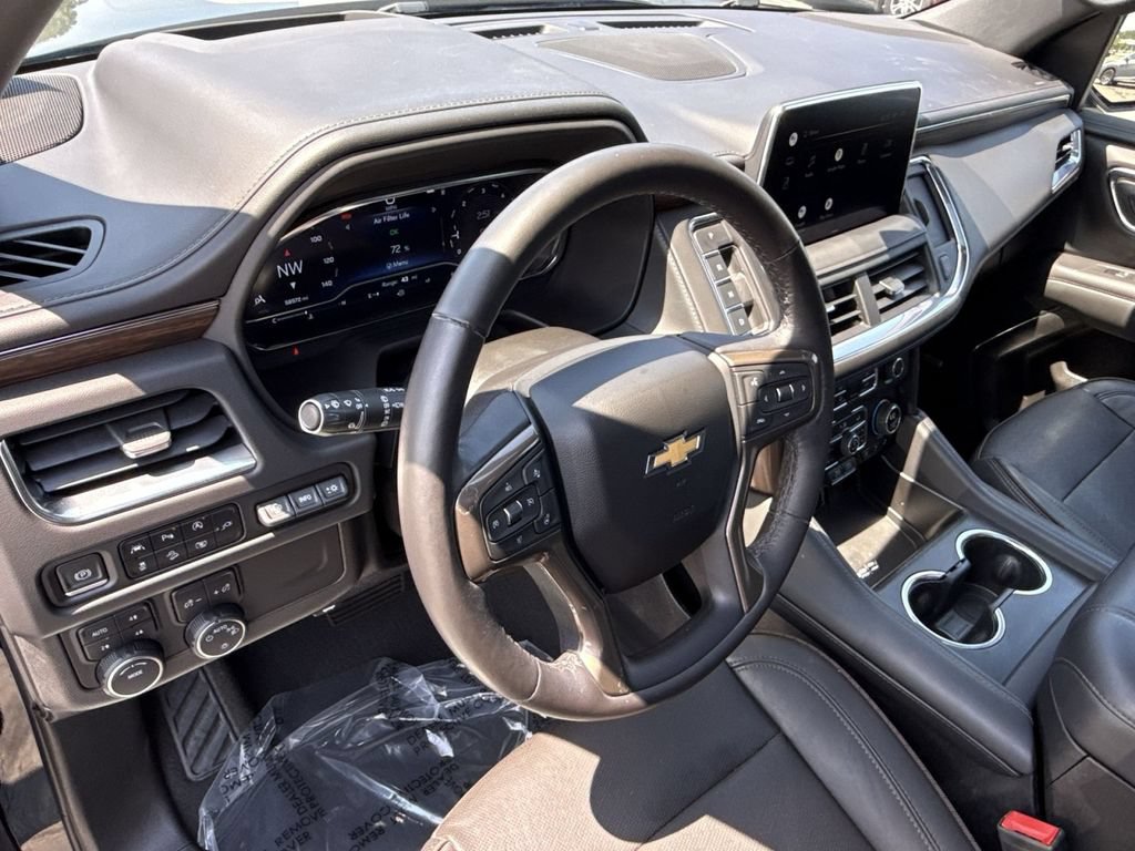 Used 2022 Chevrolet Suburban High Country AWD/4WD image 16
