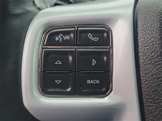 Used 2014 Chrysler Town & Country Limited image 22