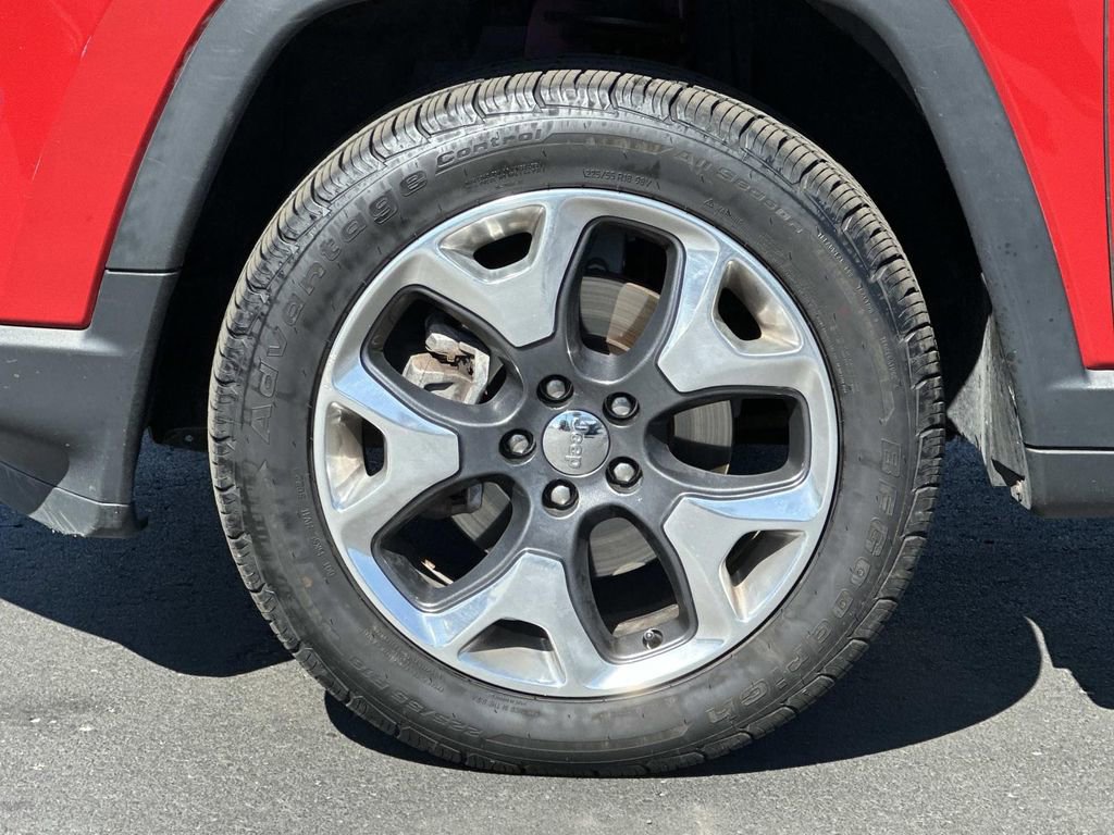 Used 2018 Jeep Compass Limited AWD/4WD image 9