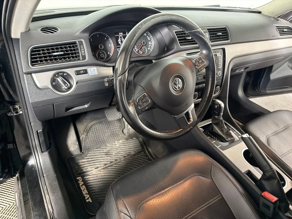 Used 2014 Volkswagen Passat TDI SE FWD image 8