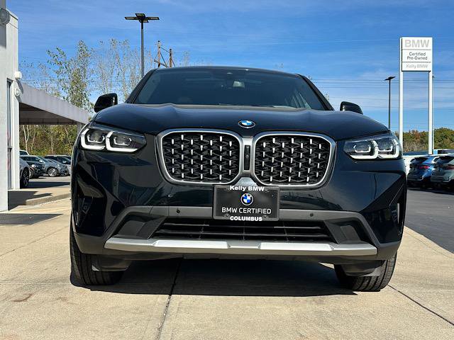 Used 2023 BMW X4 xDrive30i image 2