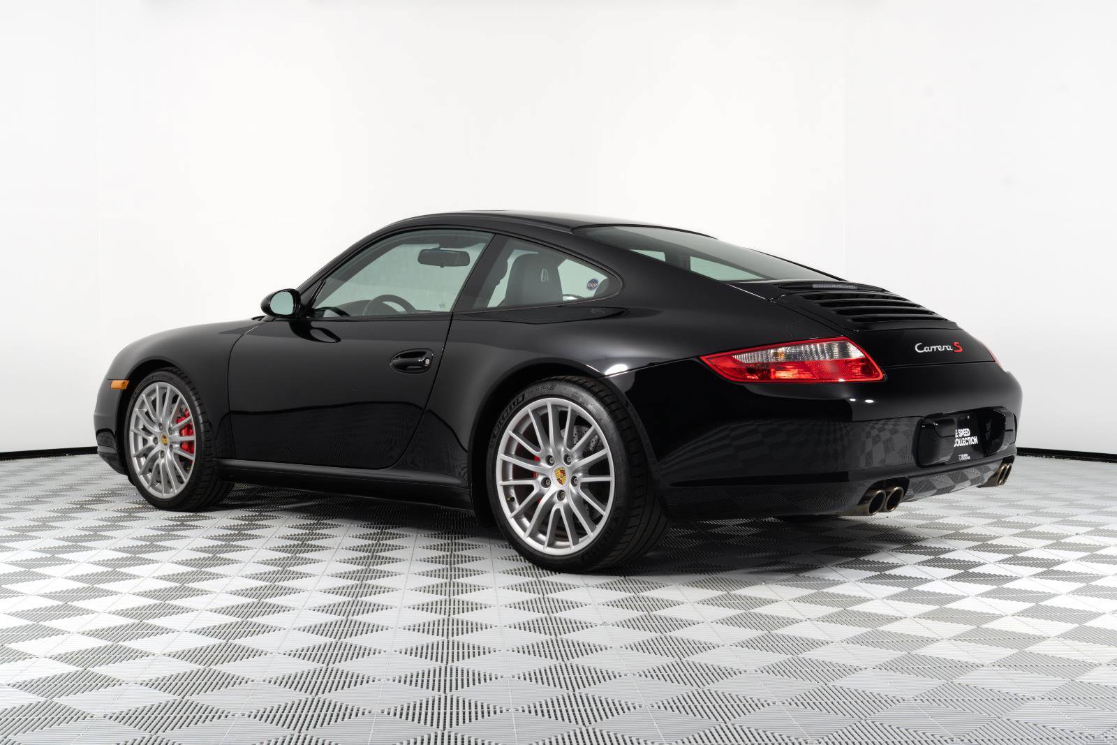 Used 2005 Porsche 911 Carrera S RWD image 2