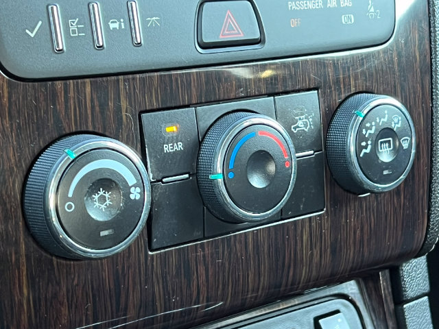Used 2017 Chevrolet Traverse LT w/ Style and Technology Package FWD image 24