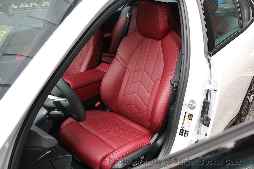 Used 2025 BMW 540i xDrive w/ Premium Package image 28