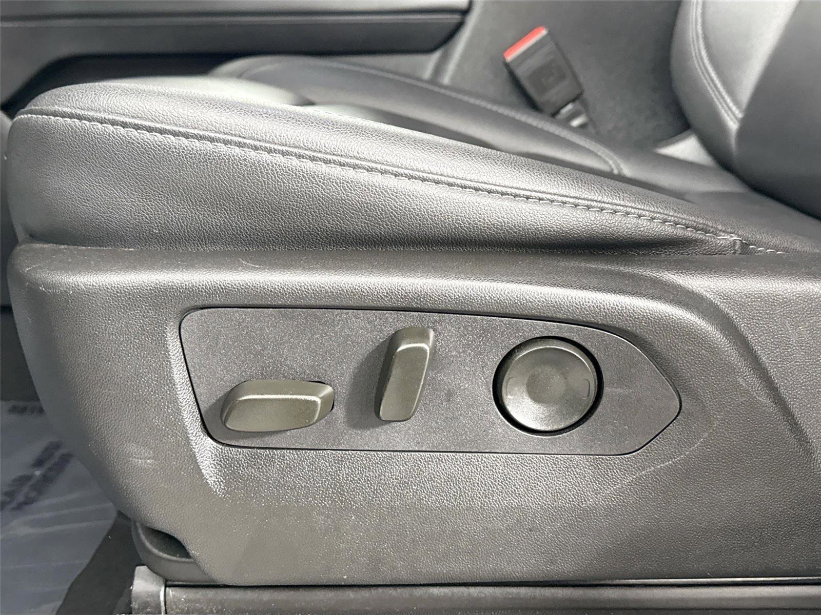 Used 2024 Chevrolet Tahoe LT image 28