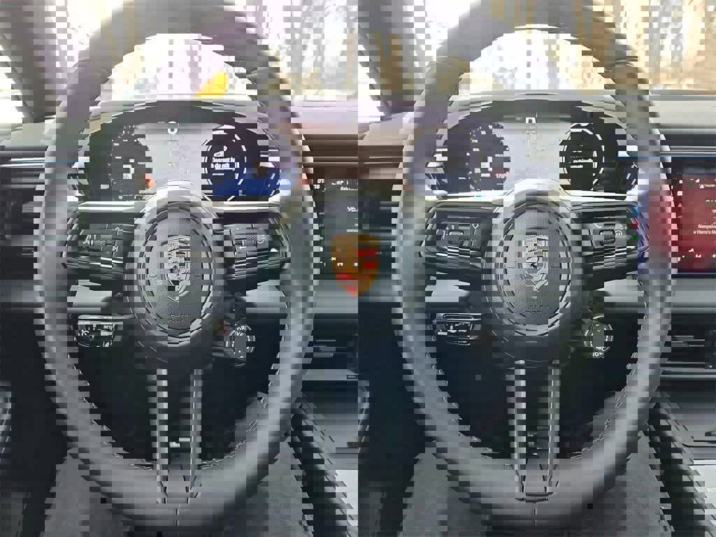 Used 2025 Porsche Macan 4S Electric image 37