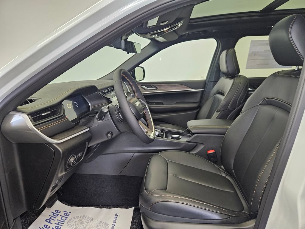 New 2026 Jeep Grand Cherokee L Limited AWD/4WD image 3