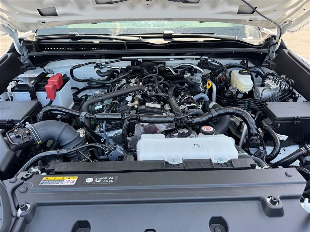 Used 2025 Toyota 4Runner SR5 AWD/4WD image 17