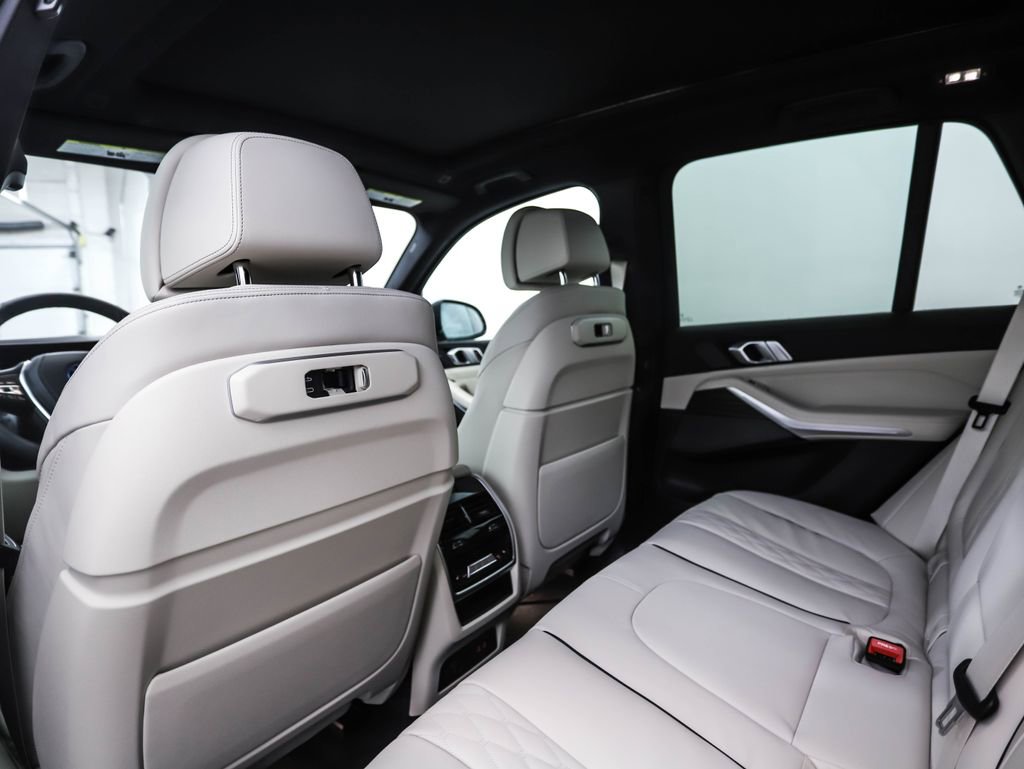 New 2026 BMW X5 xDrive50e w/ Climate Comfort Package image 20
