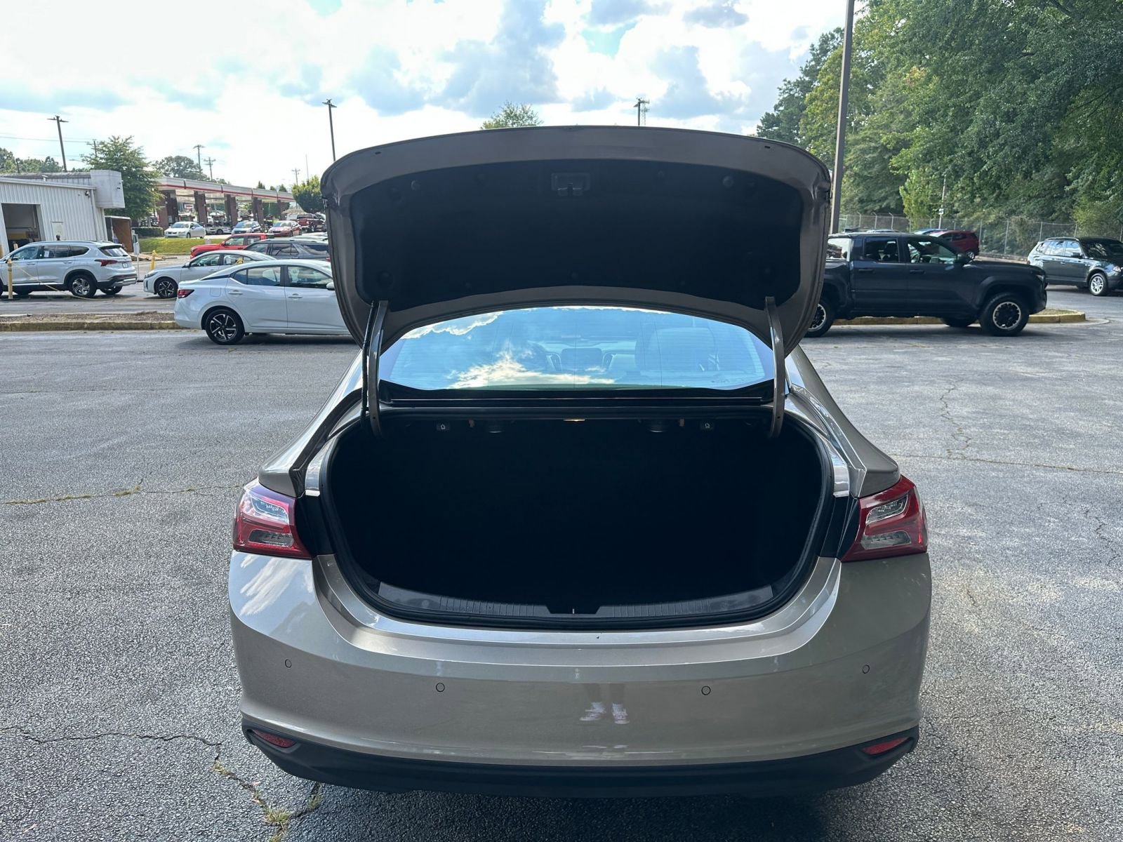 Used 2024 Chevrolet Malibu LT image 31