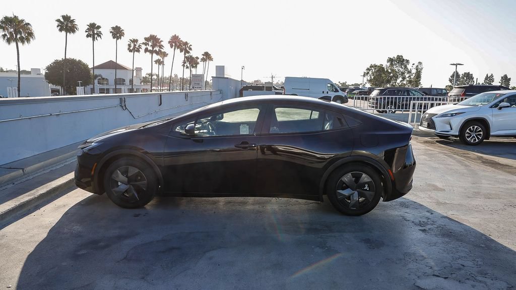 Used 2026 Toyota Prius LE FWD image 14