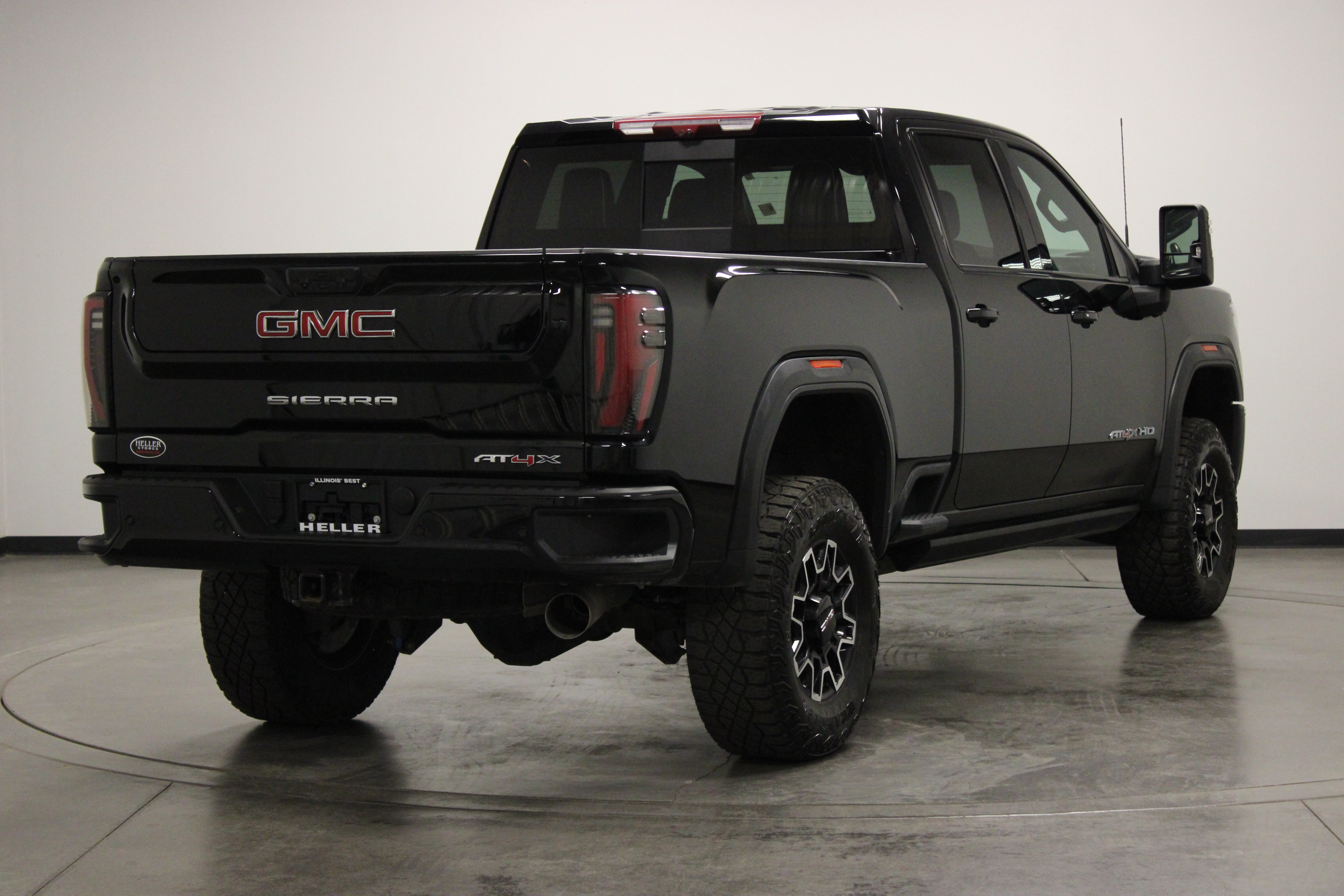 Used 2025 GMC Sierra 2500 AT4X AWD/4WD image 8