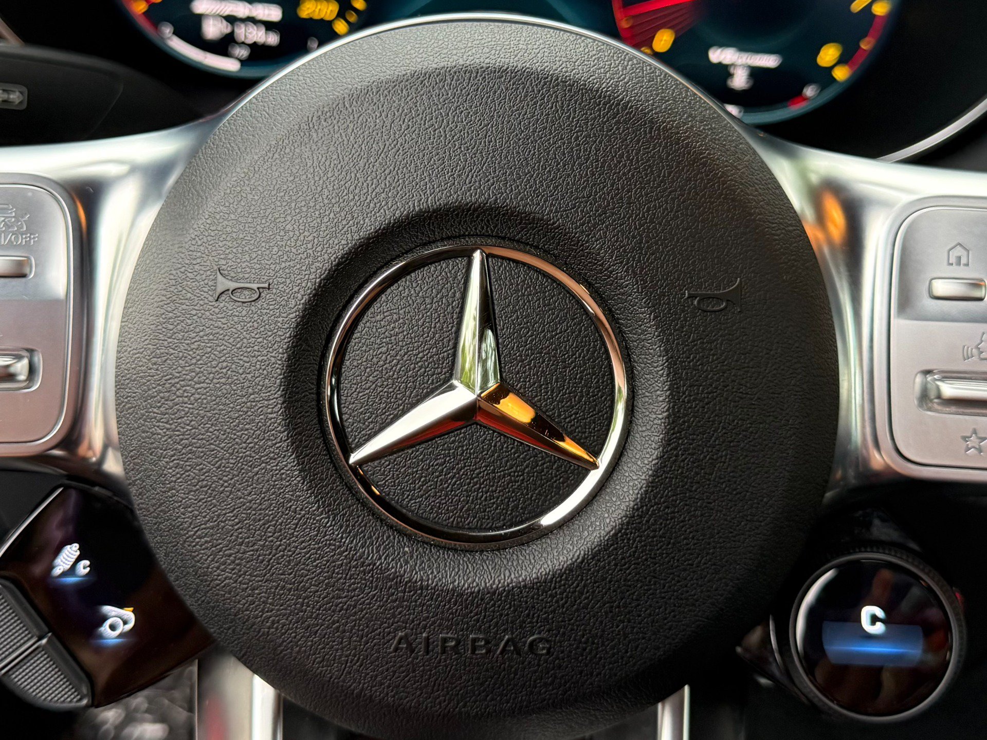 Used 2020 Mercedes-Benz AMG GT Roadster image 32