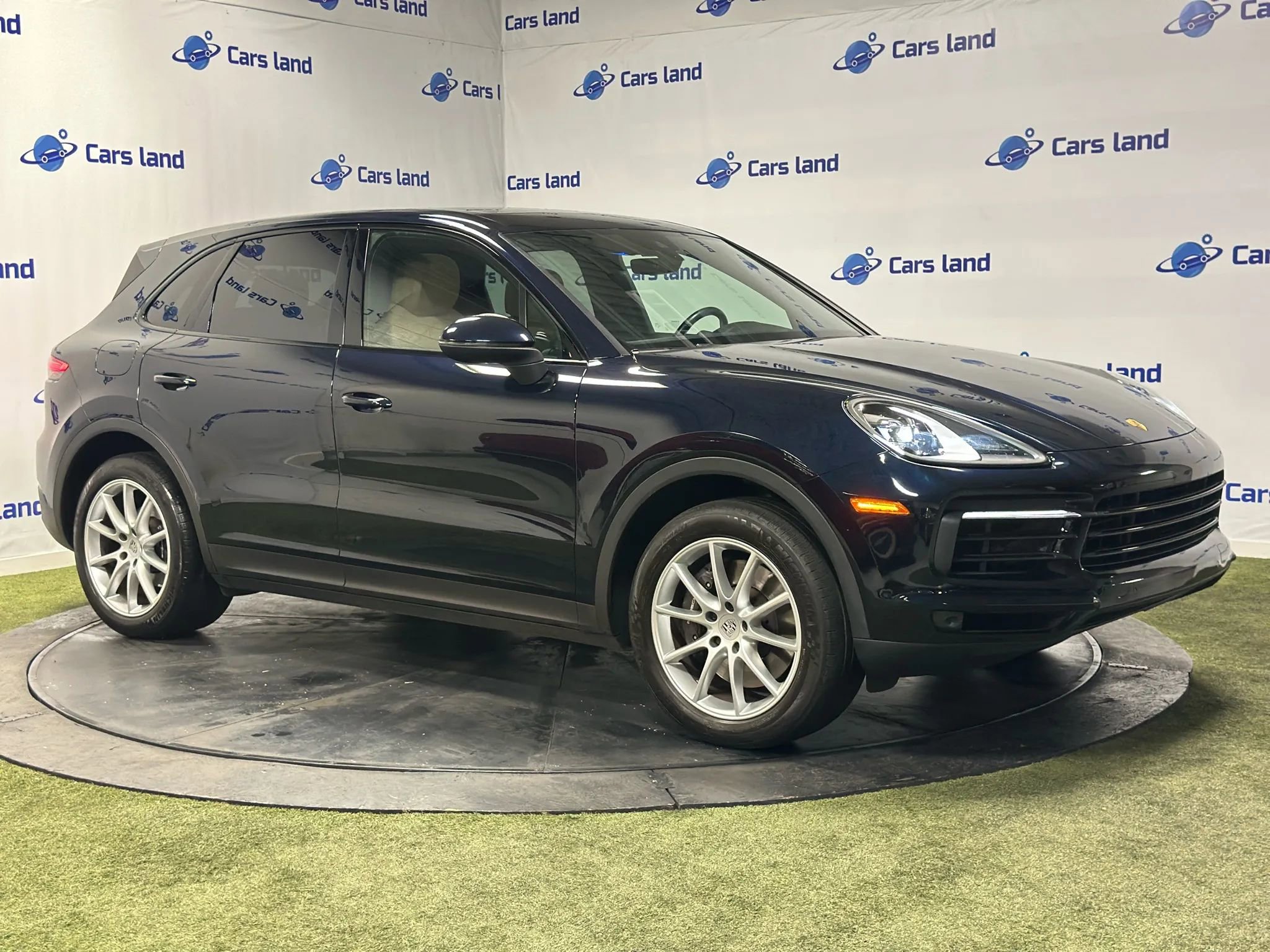 Used 2022 Porsche Cayenne AWD/4WD image 2