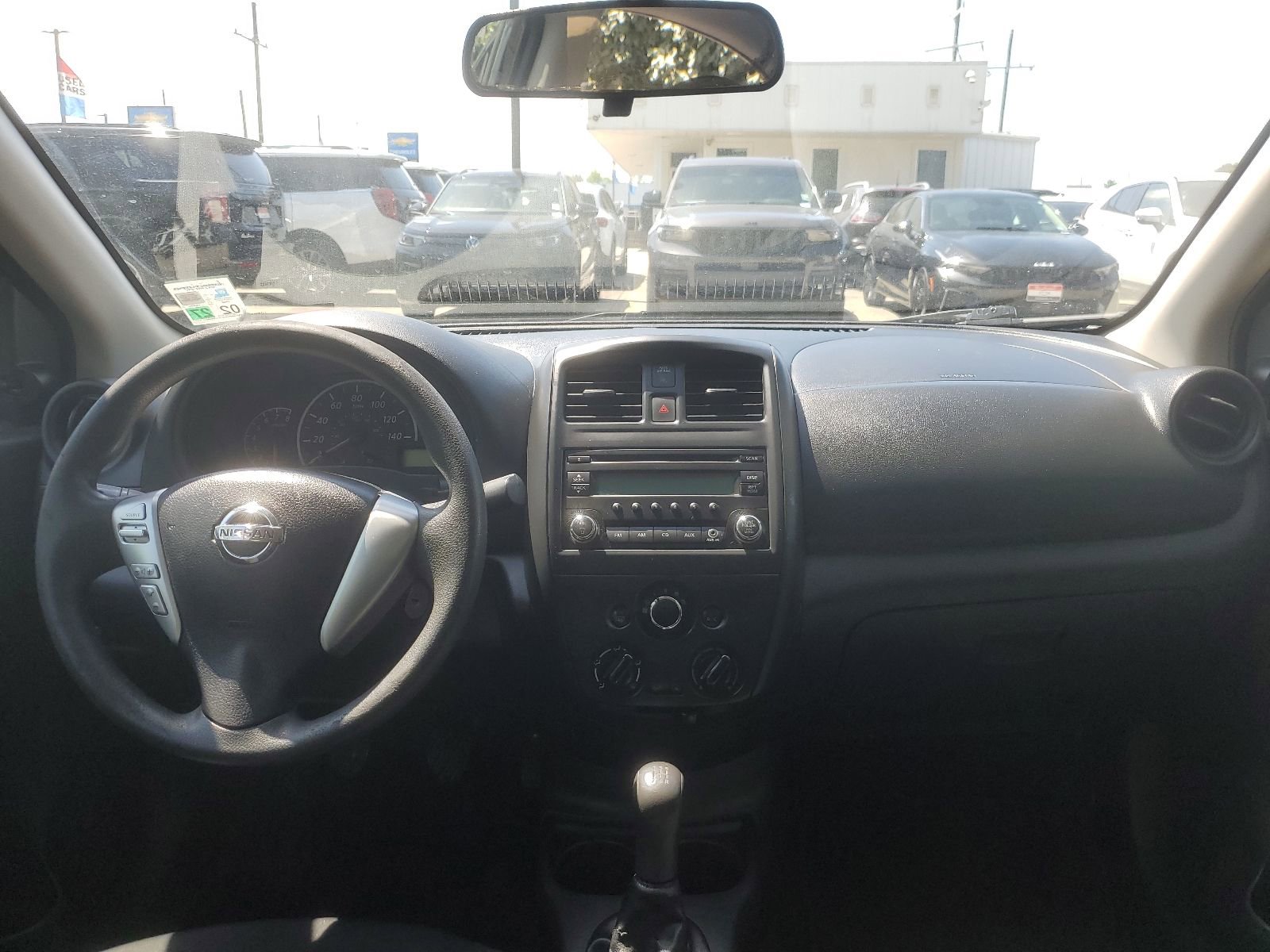 Used 2015 Nissan Versa S FWD image 9