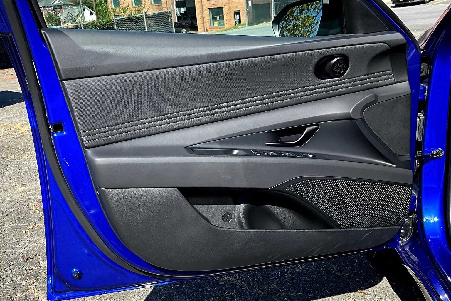 Used 2025 Hyundai Elantra Sport image 21