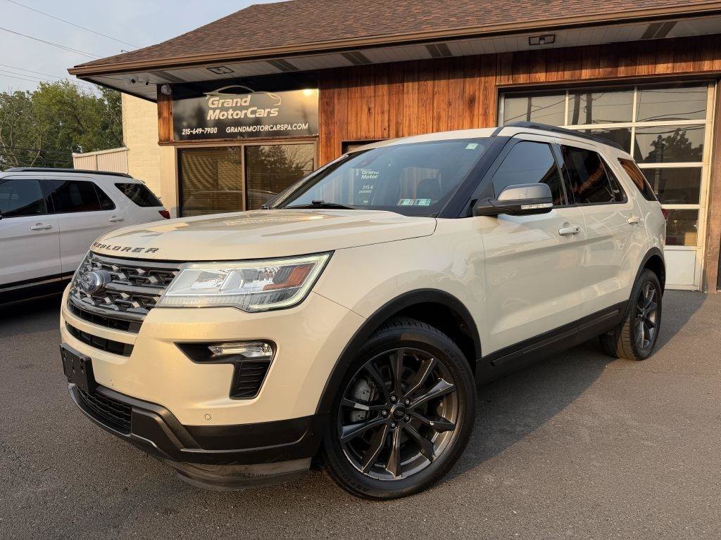 Used 2018 Ford Explorer XLT w/ Equipment Group 202A AWD/4WD image 1