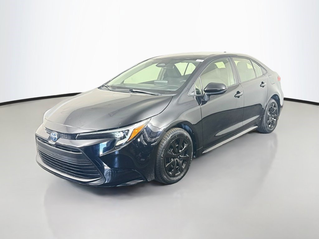 Used 2023 Toyota Corolla LE FWD image 4