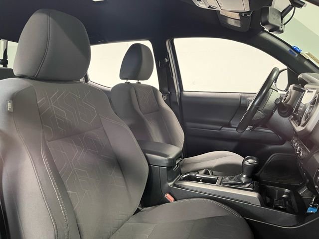 Used 2016 Toyota Tacoma TRD Sport w/ Towing Package image 10