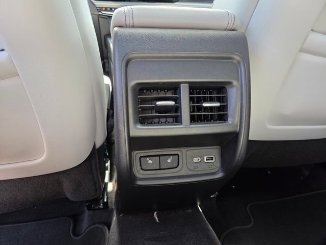 Used 2024 Cadillac XT4 Sport FWD image 13