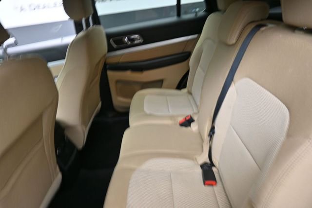 Used 2017 Ford Explorer XLT FWD image 20