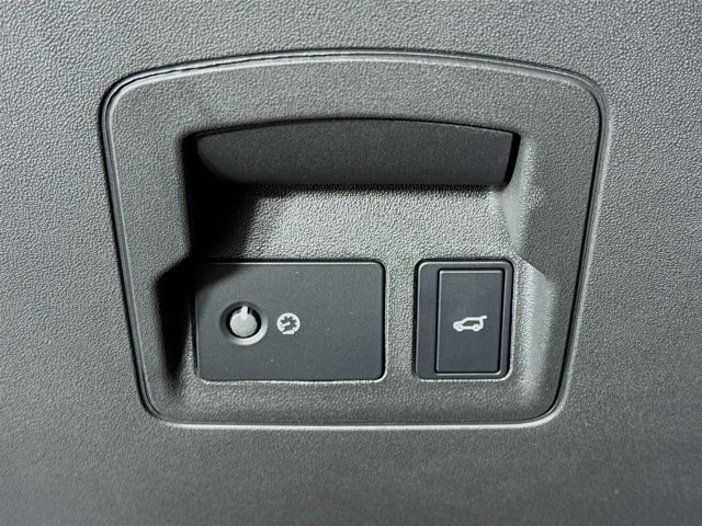 Used 2026 Land Rover Range Rover Velar Dynamic SE image 10