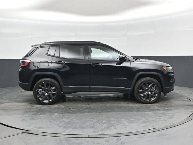 New 2026 Jeep Compass Latitude image 2