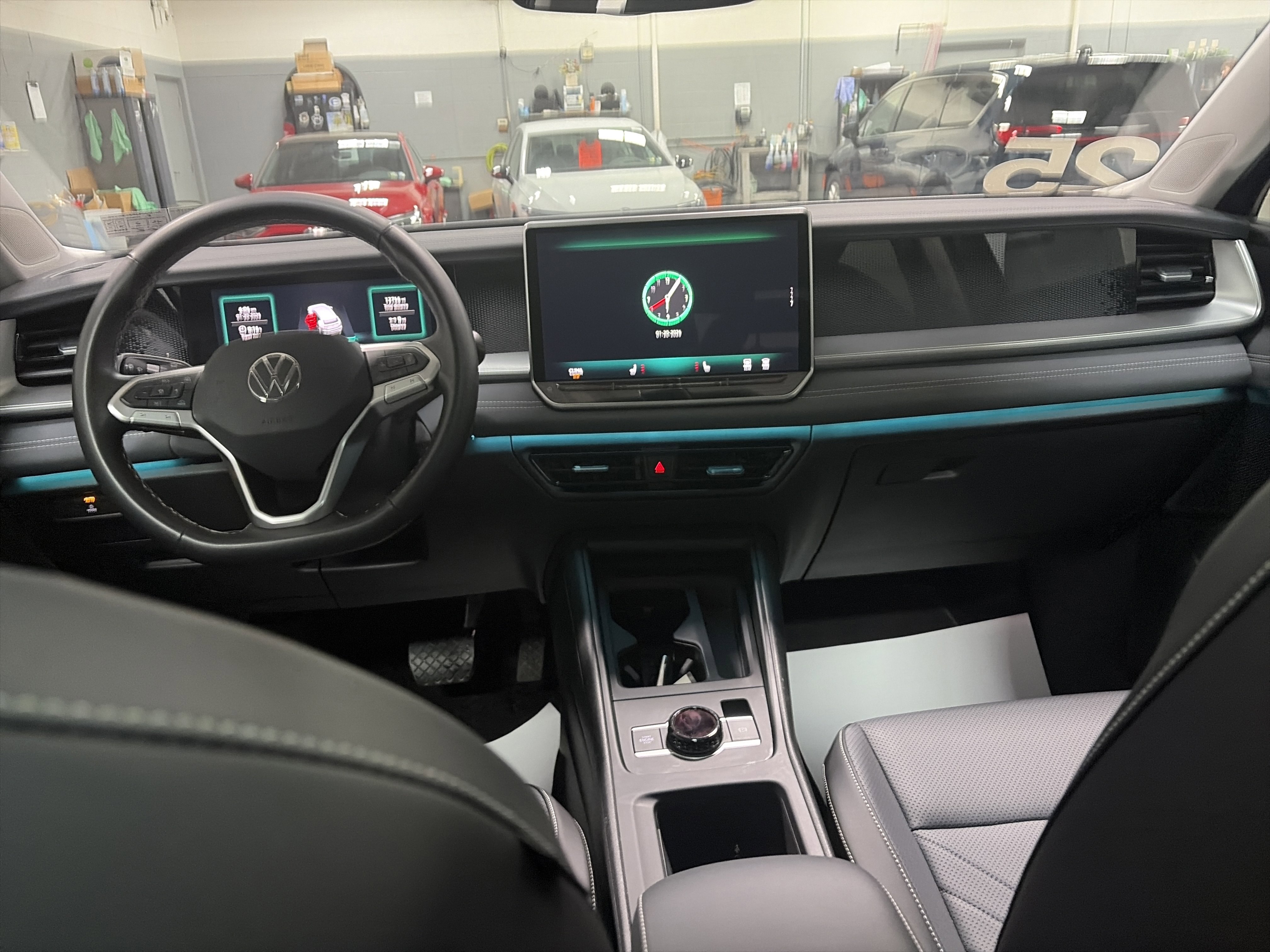 Certified 2025 Volkswagen Tiguan SE image 27