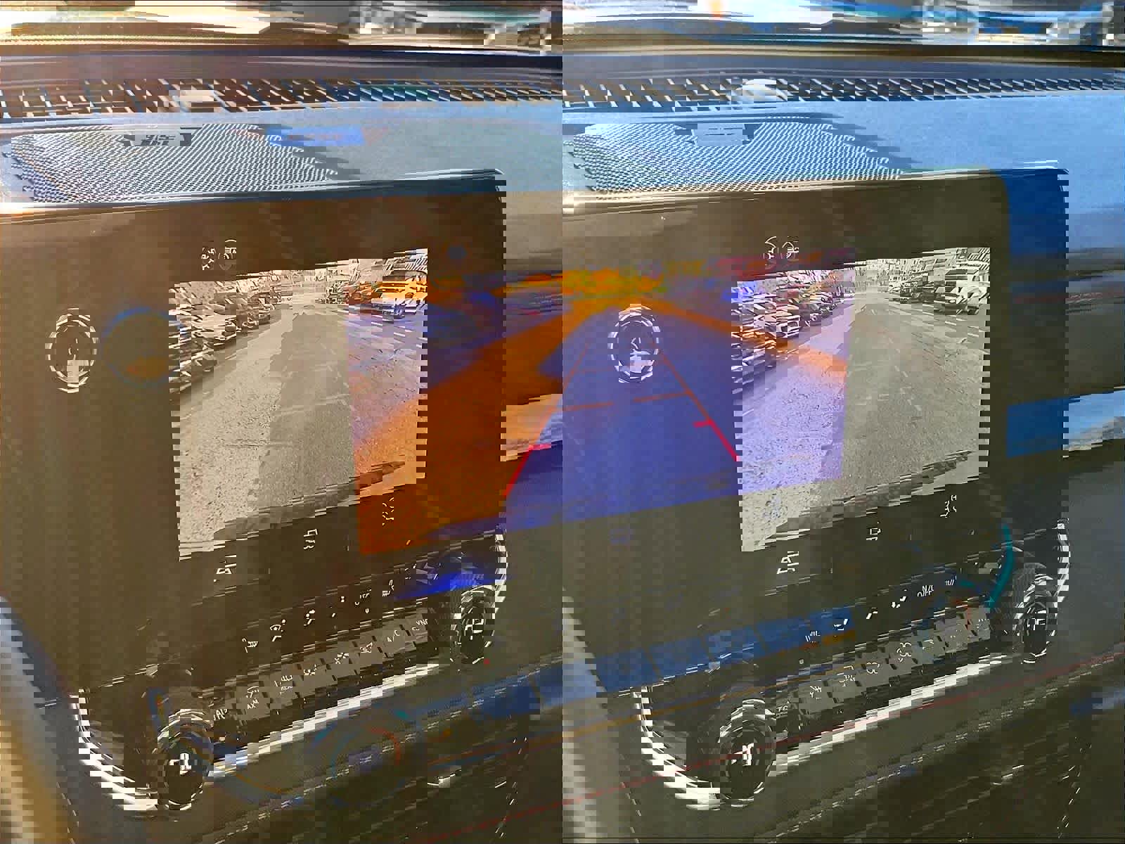 Used 2024 Chevrolet Colorado Z71 w/ Z71 Convenience Package 2 image 19