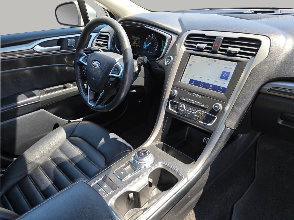 Used 2020 Ford Fusion SEL FWD image 29