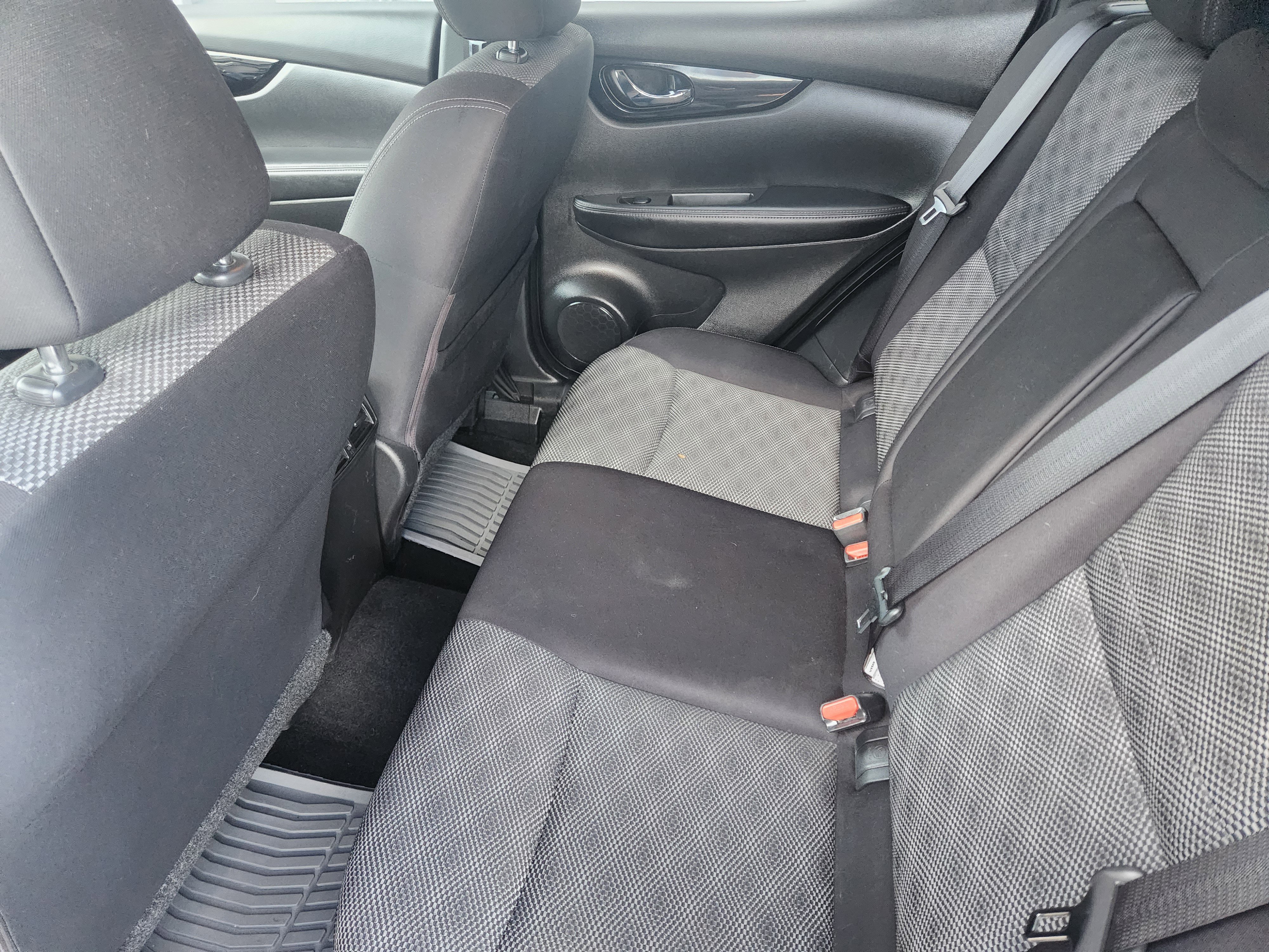 Used 2019 Nissan Rogue Sport SV w/ All-Weather Package image 9