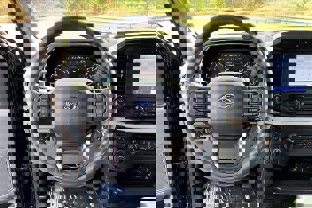 Used 2022 Ford F150 XLT w/ Trailer Tow Package image 4