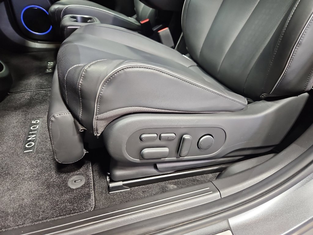 Used 2024 Hyundai Ioniq 5 Limited AWD/4WD image 6