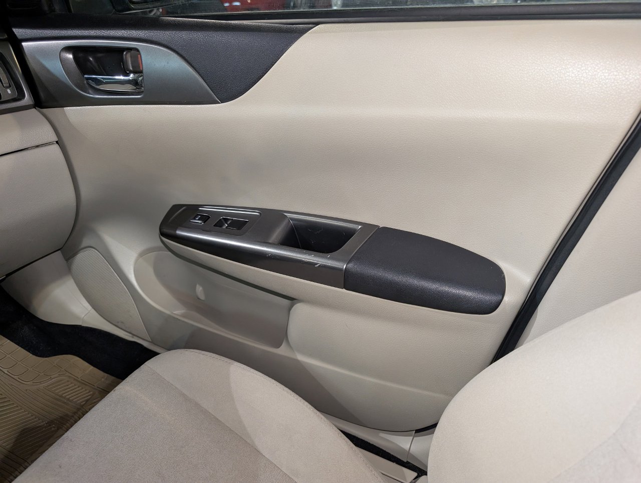 Used 2011 Subaru Impreza 2.5i Premium w/ PWR Moonroof Value Pkg image 34