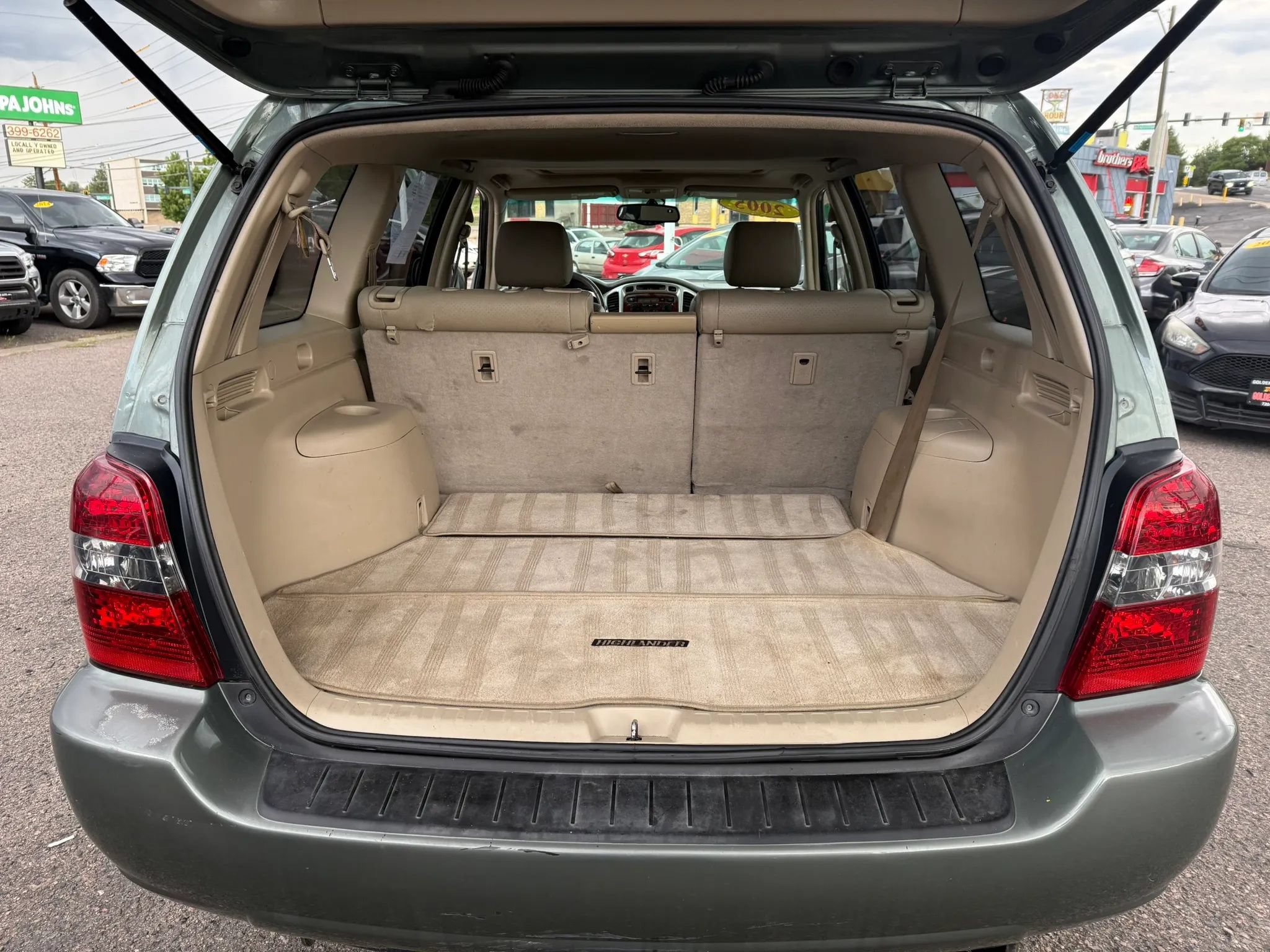 Used 2005 Toyota Highlander Limited w/ Leather Trim Pkg AWD/4WD image 26