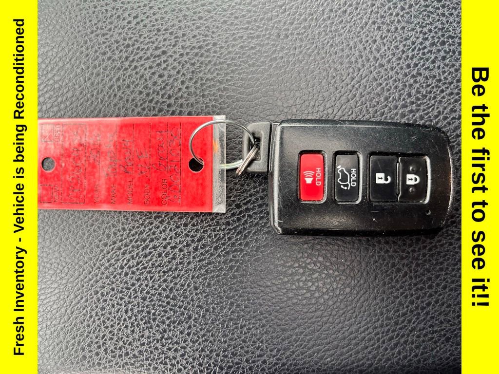 Used 2016 Toyota RAV4 XLE AWD/4WD image 28