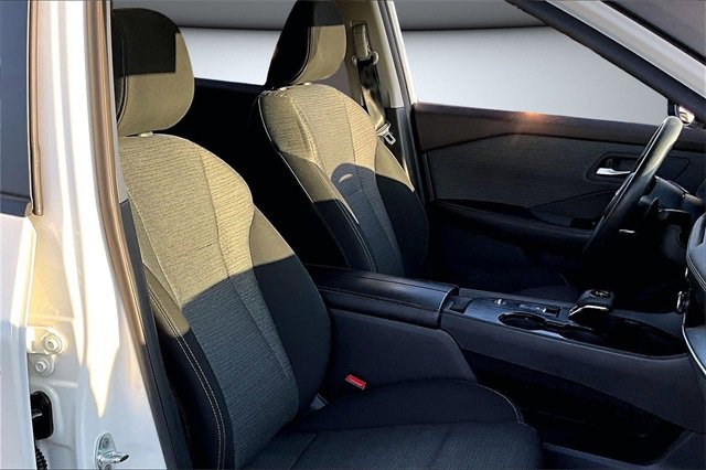 Certified 2023 Nissan Rogue SV image 28