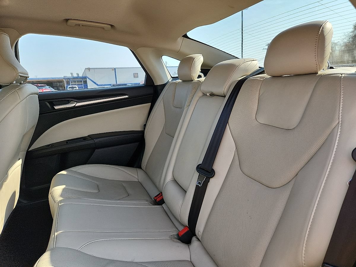 Used 2017 Ford Fusion Titanium FWD image 5