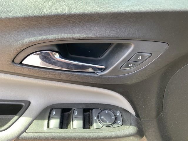 Used 2021 Chevrolet Equinox LS w/ LS Convenience Package FWD image 16