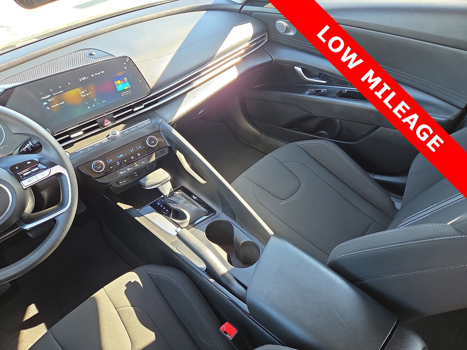 Used 2024 Hyundai Elantra SEL image 12