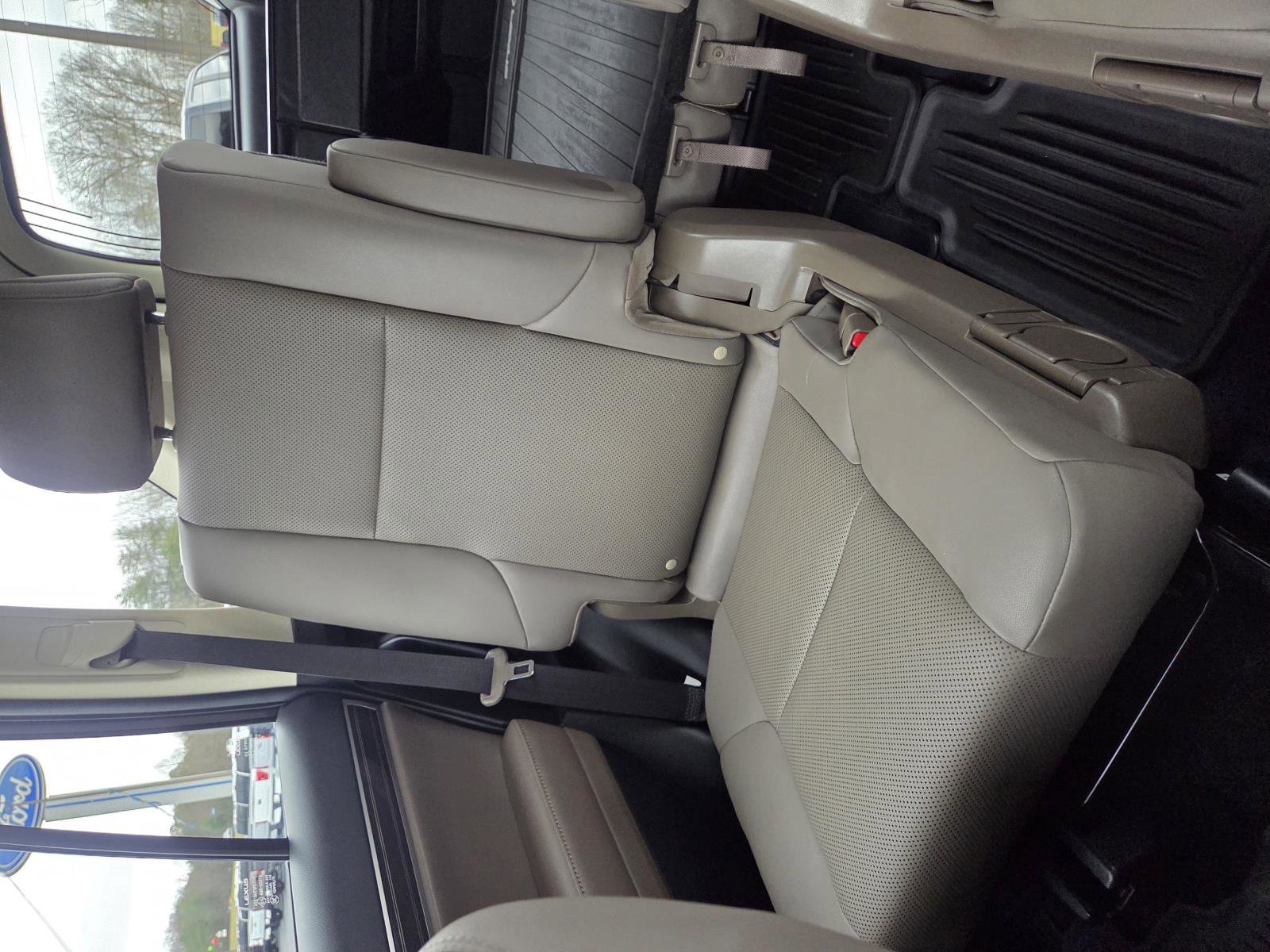 Used 2022 Lexus GX 460 Premium image 16