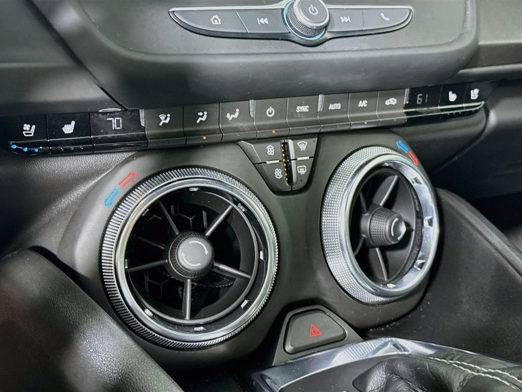 Used 2019 Chevrolet Camaro LT RWD image 7