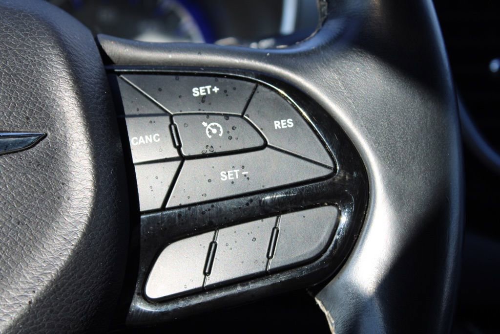 Used 2018 Chrysler Pacifica Touring-L w/ Premium Audio Group image 35