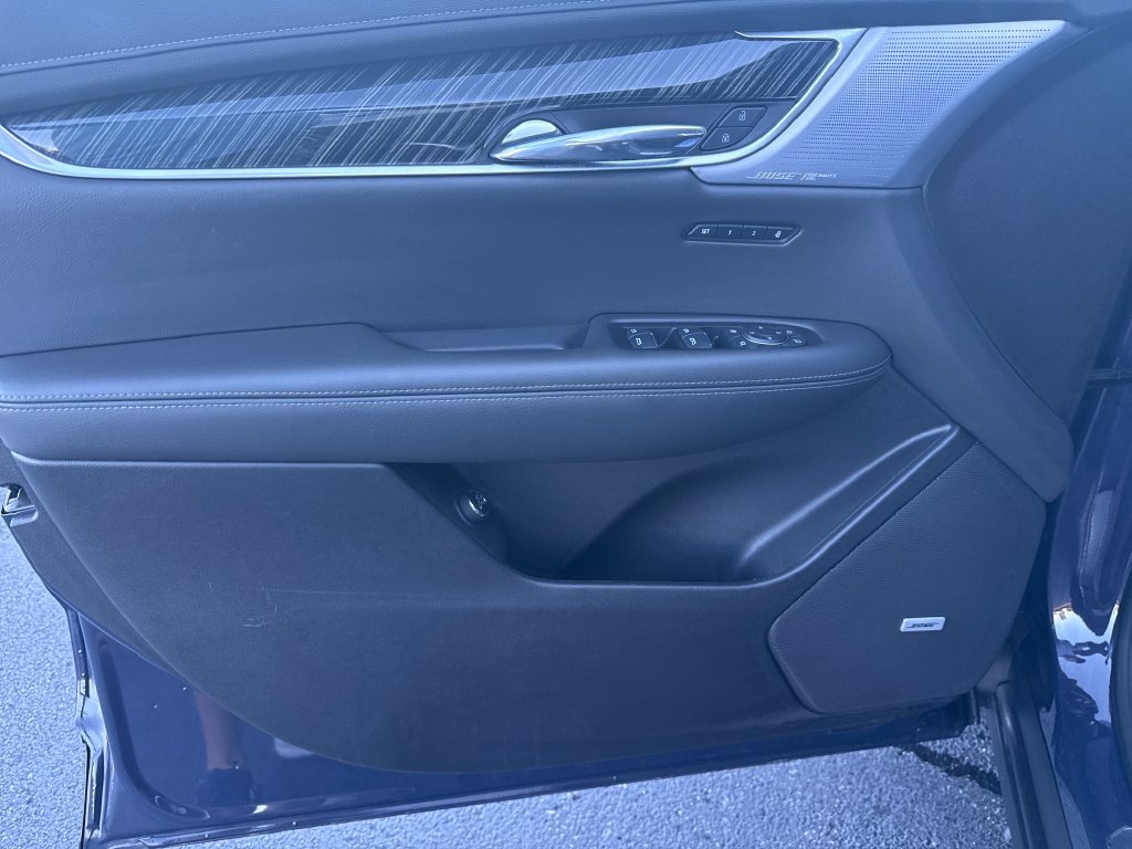 Used 2025 Cadillac XT6 Premium Luxury FWD image 19