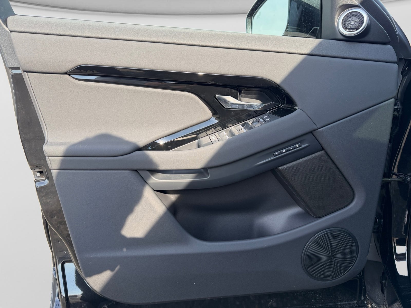 New 2026 Land Rover Range Rover Evoque S image 12