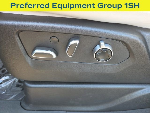 Used 2025 Cadillac Escalade Sport Platinum w/ LPO, ONYX Package image 4