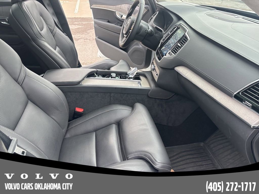 Certified 2025 Volvo XC90 B6 Ultra w/ Lounge Package image 28