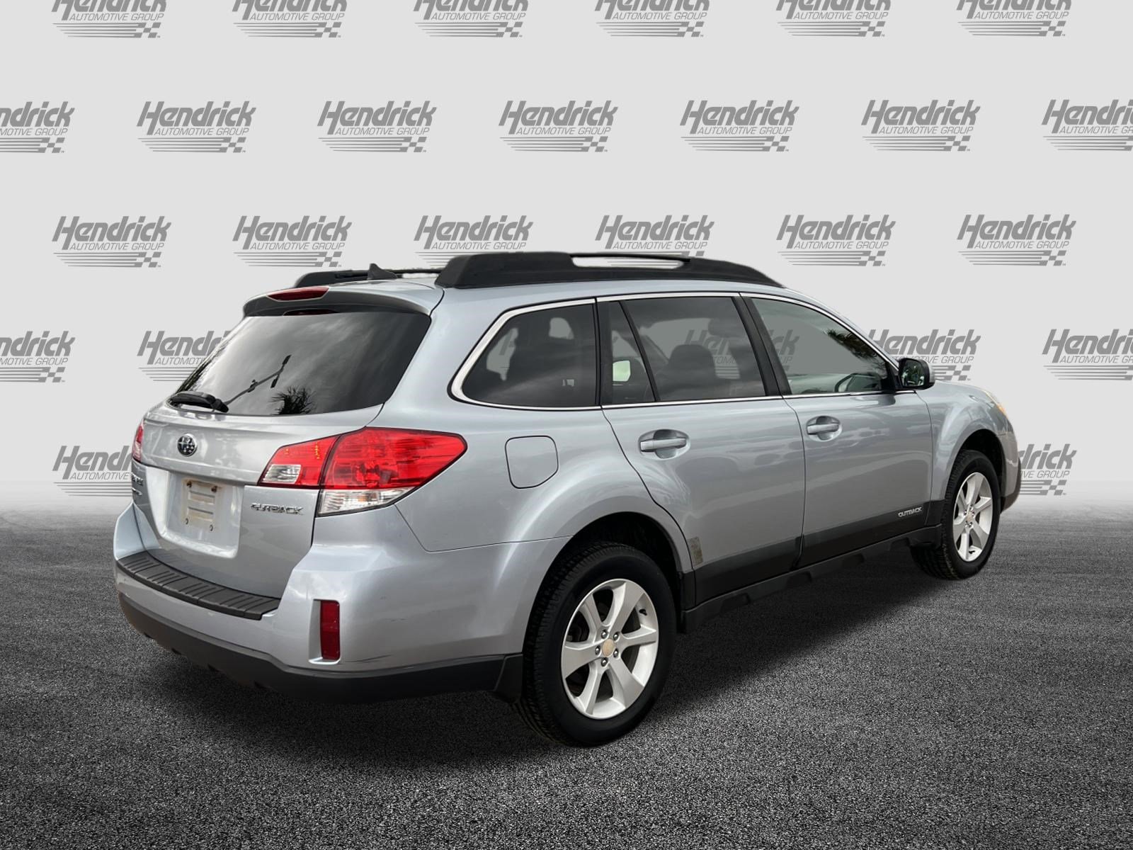 Used 2014 Subaru Outback 2.5i Premium AWD/4WD image 10